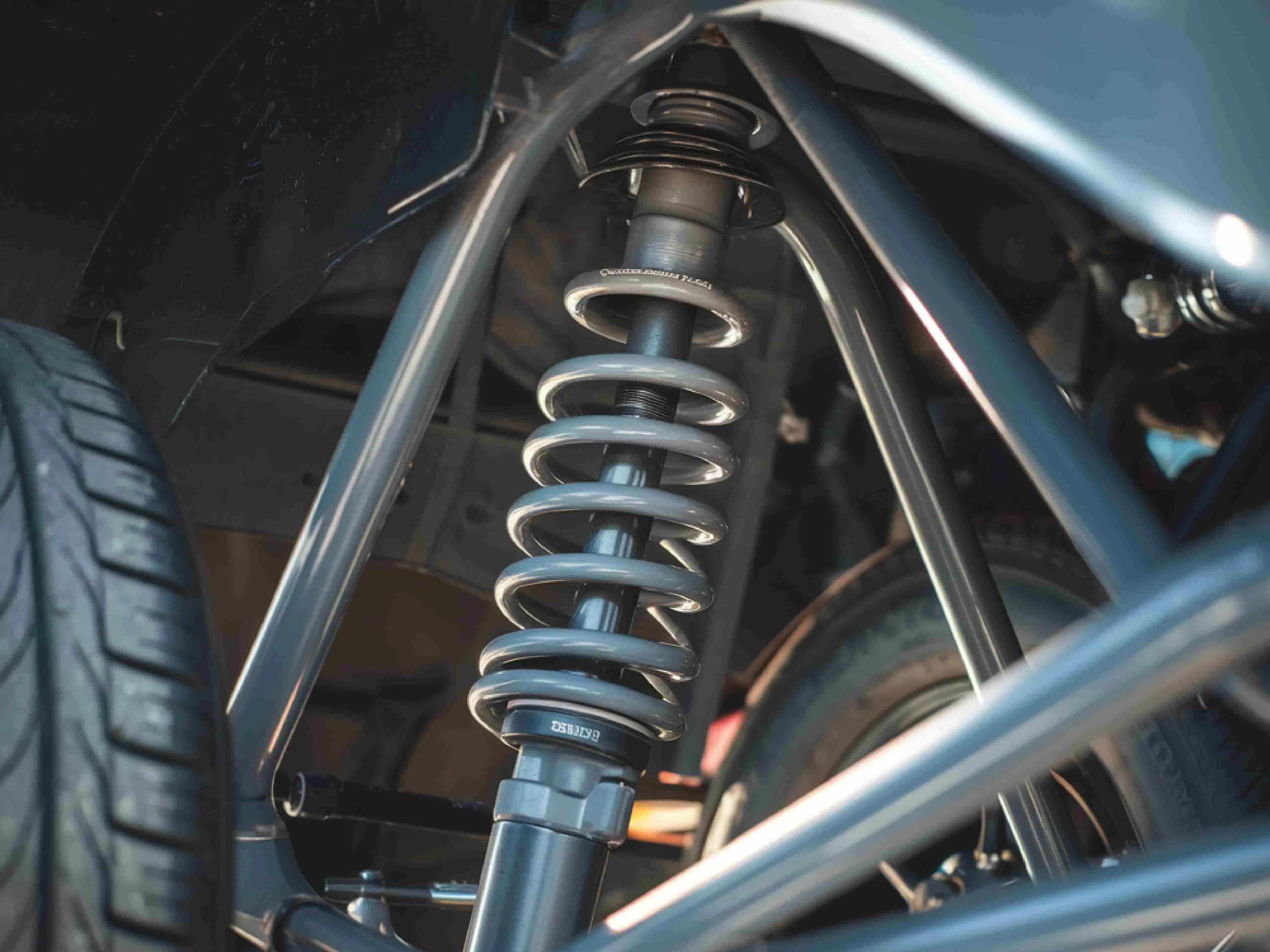 shockbreaker mobil belakang